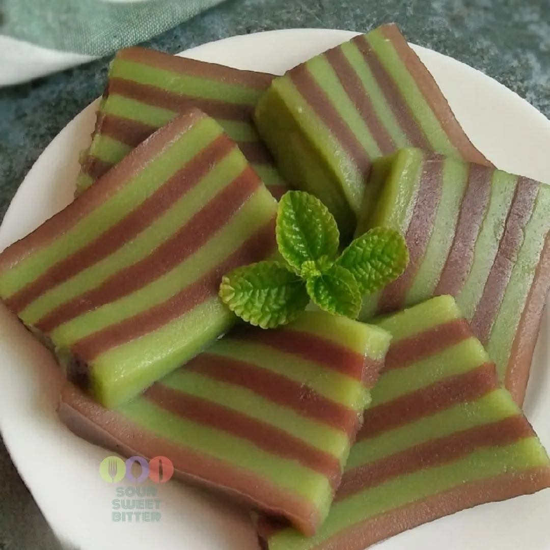 kuih lapis indonesian traditional dessert cuisine indonesia authentic culinary kue lapis
