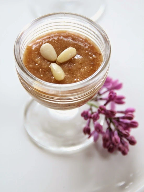 Tunisian dessert Traditional Zrir recipe Semolina pudding Almond and sesame dessert